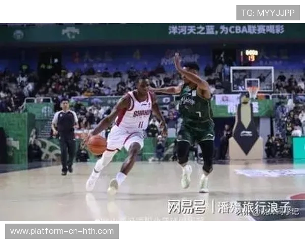 老鹰靠特雷阳外线超远发难,引领攻势节奏